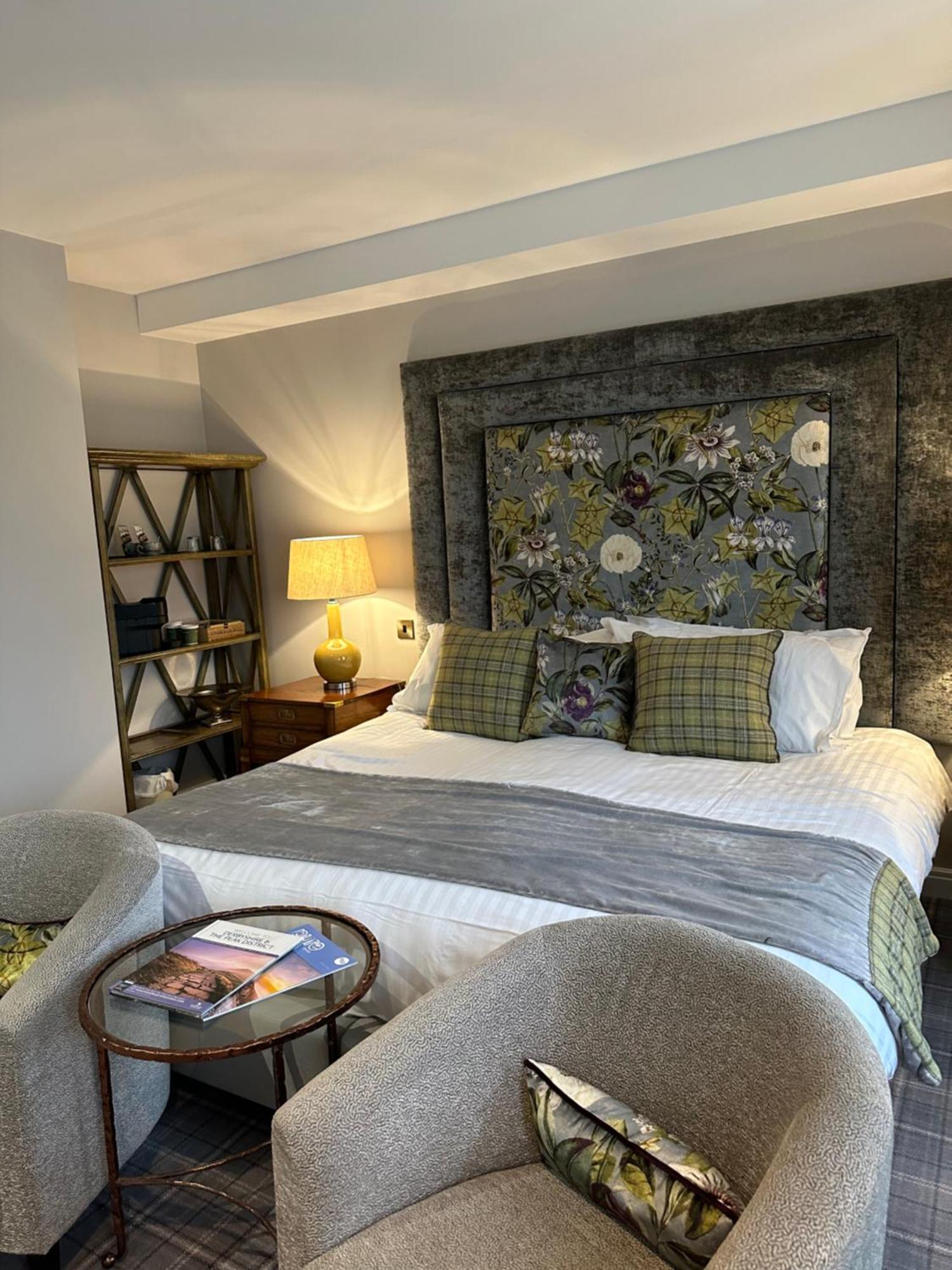 Peak Edge Hotel Chesterfield Bagian luar foto