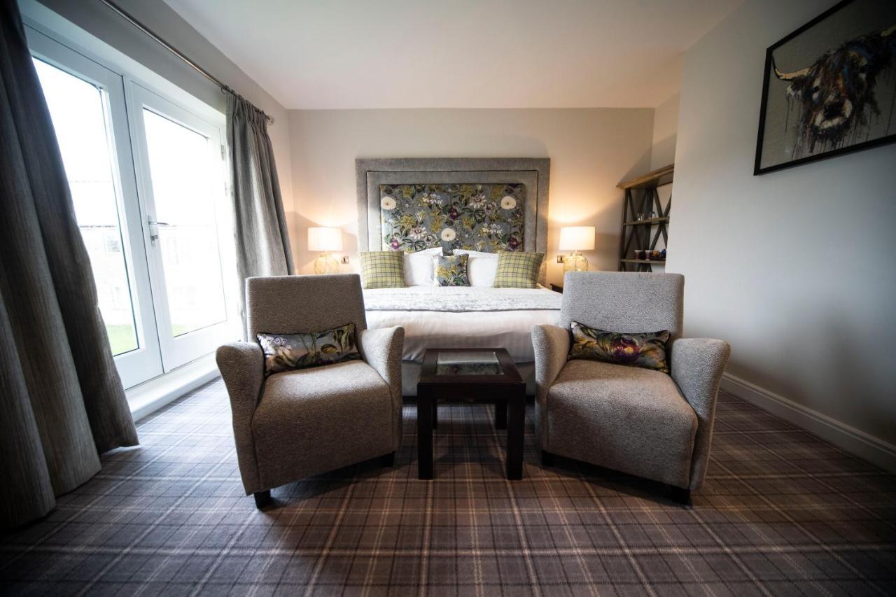 Peak Edge Hotel Chesterfield Bagian luar foto